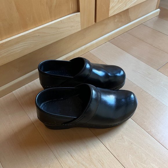 dansko doctor shoes